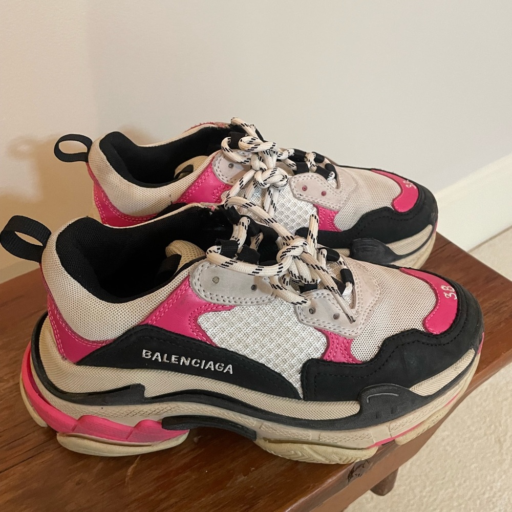Balenciaga AUTHENTIC triple S pink sneaker sz 38/8